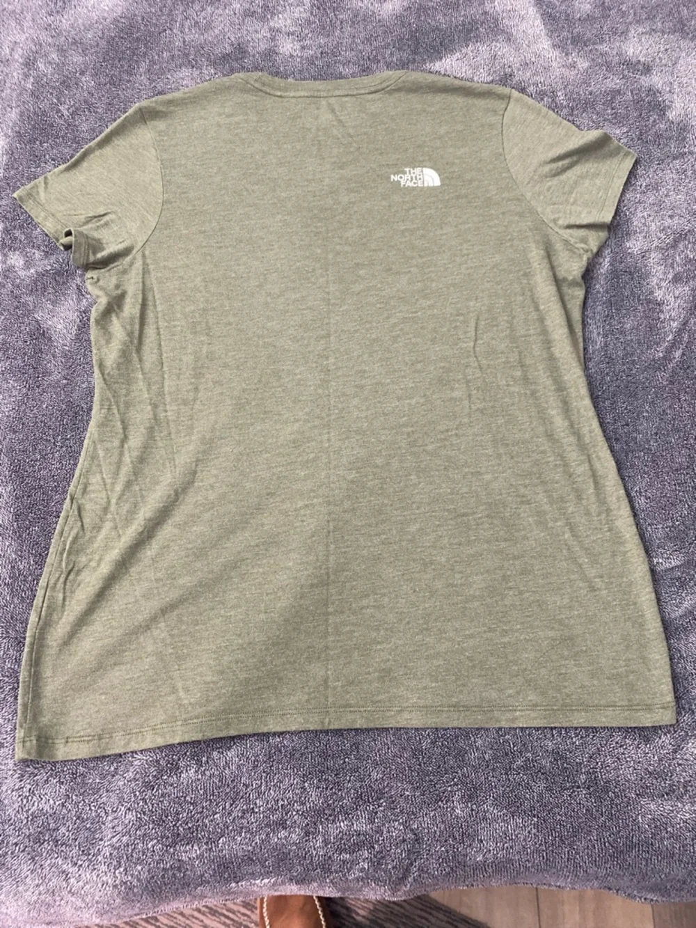 The North Face "So Hot Right Now" Polar Bear Woman’s Graphic Tee Size Medium - Picture 4 of 8